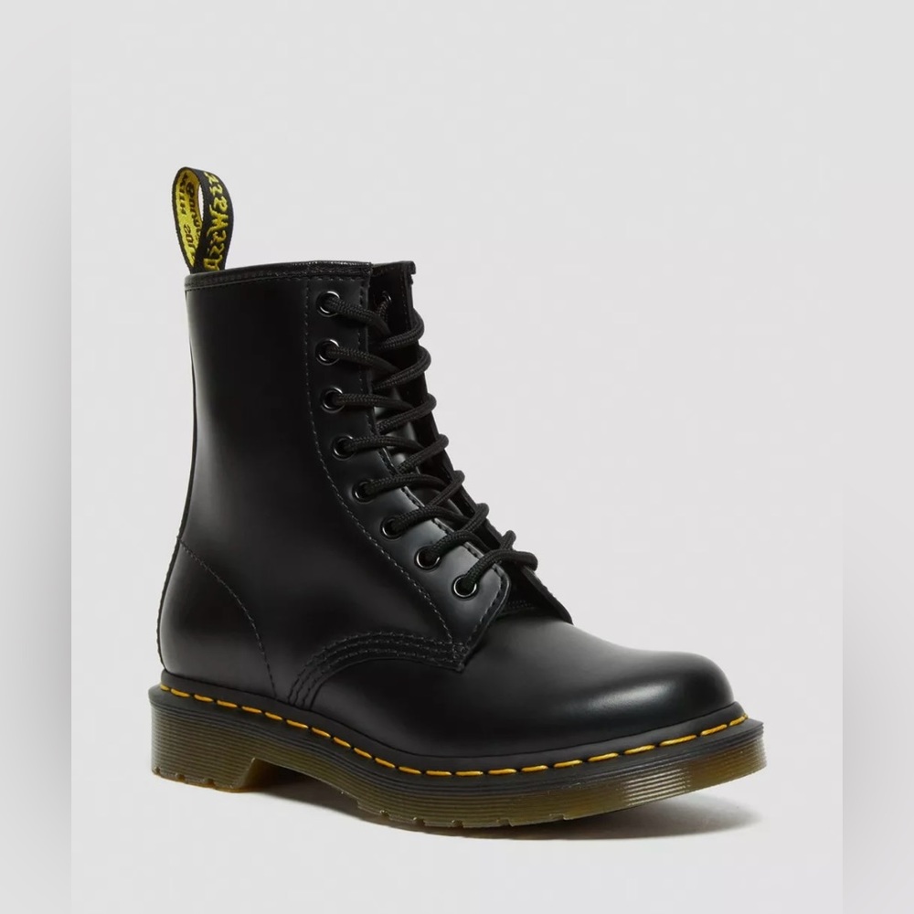 Dr. Martens- 1460 Women’s Smooth Leather Lace Up Boots